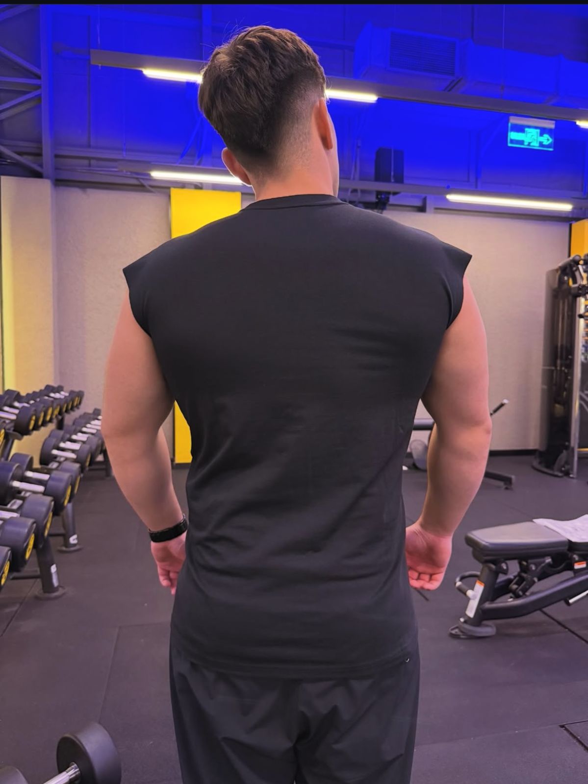 Polera GymShark Critical Cut off Tank